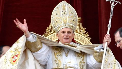 The funeral of the former pope, pictured on December 25, 2007, will take place on January 5.