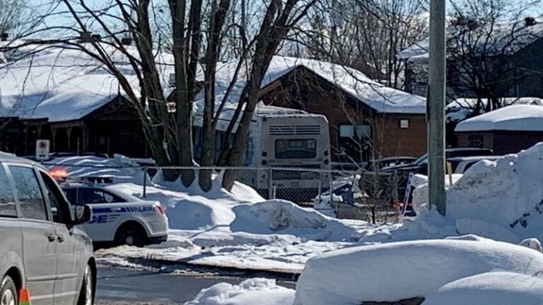 Laval bus crash: 2 children died, 6 others injured after bus crashes into daycare