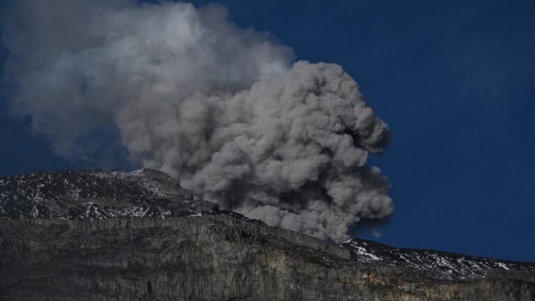 Nevado del Ruiz: A volcano in Colombia could erupt ‘within days’. But only a small fraction of locals have evacuated