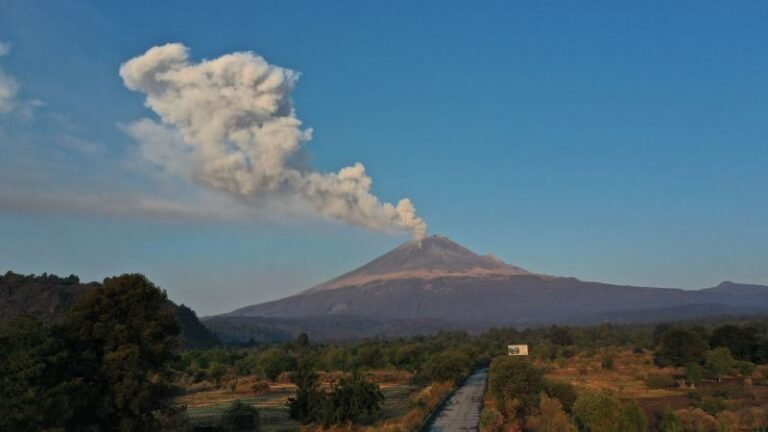 Mexico volcano: Popocatepetl emitting less ash, says AMLO Mexico volcano: Popocatepetl emitting less ash, says AMLO