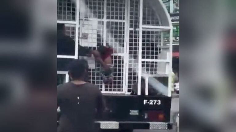 Dominican Republic: Child hanging from migration enforcement truck sparks outrage Dominican Republic: Child hanging from migration enforcement truck sparks outrage
