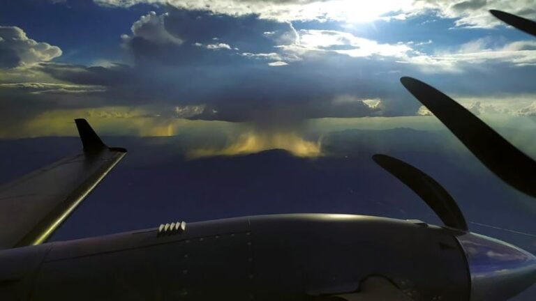 Drought-stricken Mexico is flying planes into clouds to make it rain Drought-stricken Mexico is flying planes into clouds to make it rain