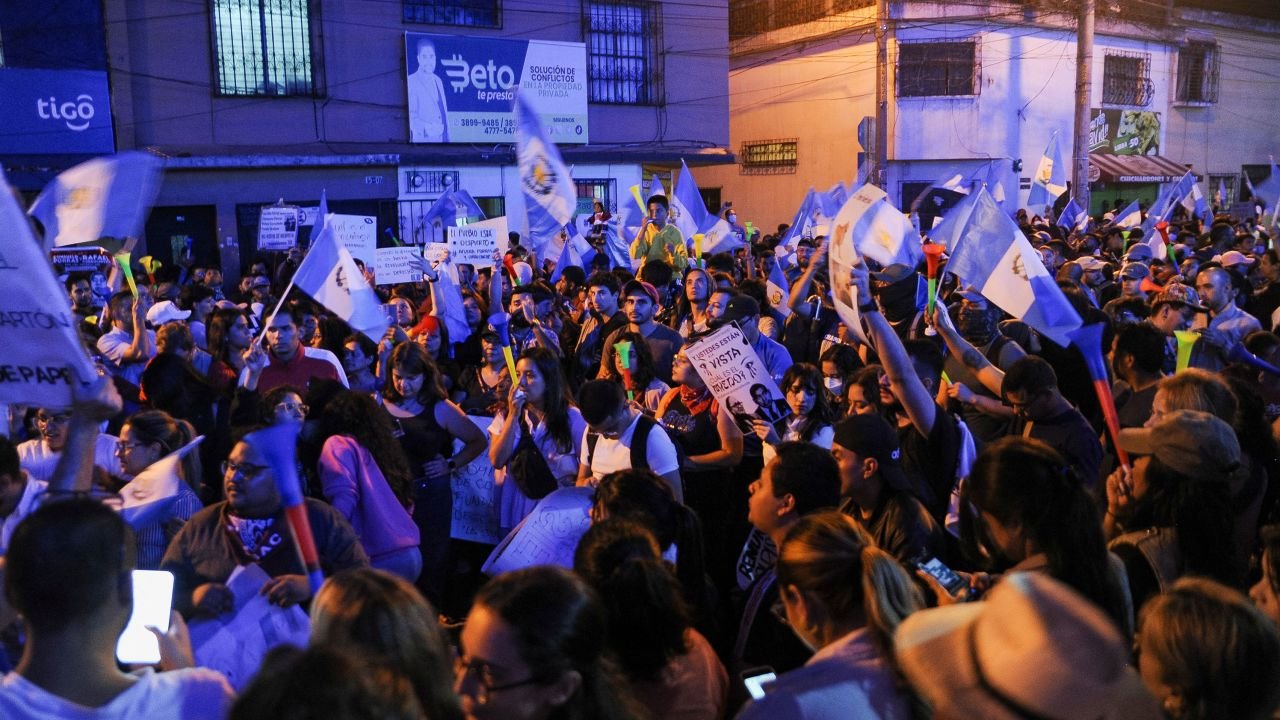 Arevalo supporters protest near the Public Ministry in Guatemala City on July 13. 