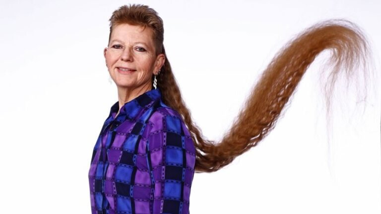 US woman sets record for world’s longest female mullet US woman sets record for world’s longest female mullet