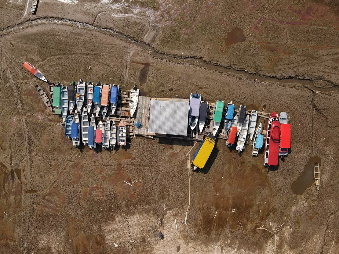 Stranded boats on Puraquequara Lake, October 6, 2023. 