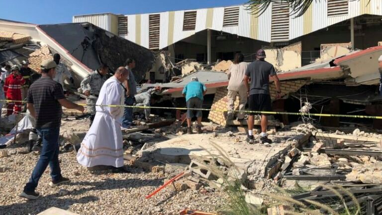 Mexico church roof collapses, killing 11 people