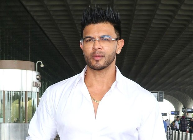 Actor Sahil Khan gets arrested by Mumbai cyber cell in connection to the Mahadev Betting App : Bollywood News